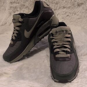 Nike Gore-Tex Sneakers in Olive and Brown